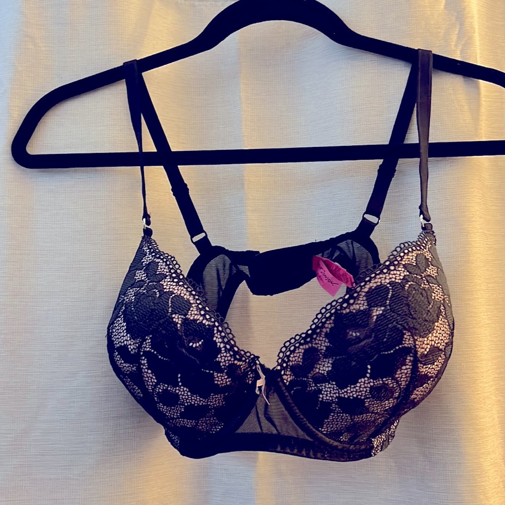 NWOT Betsey Johnson Lace Bra